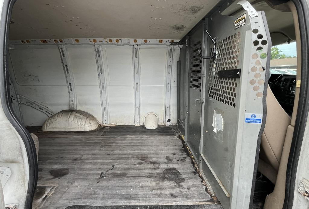 2012 Chevrolet Express Cargo Work Van - Photo 21
