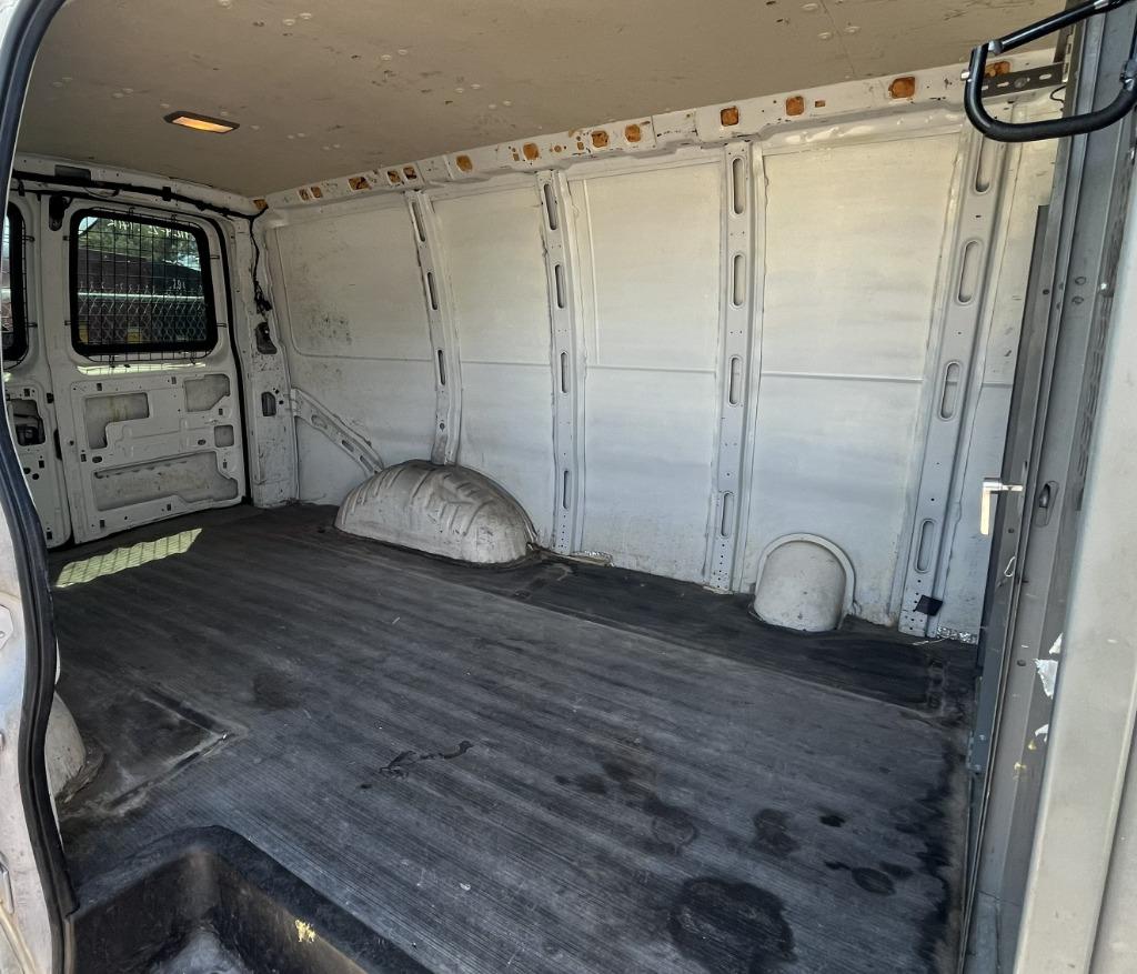 2012 Chevrolet Express Cargo Work Van - Photo 22
