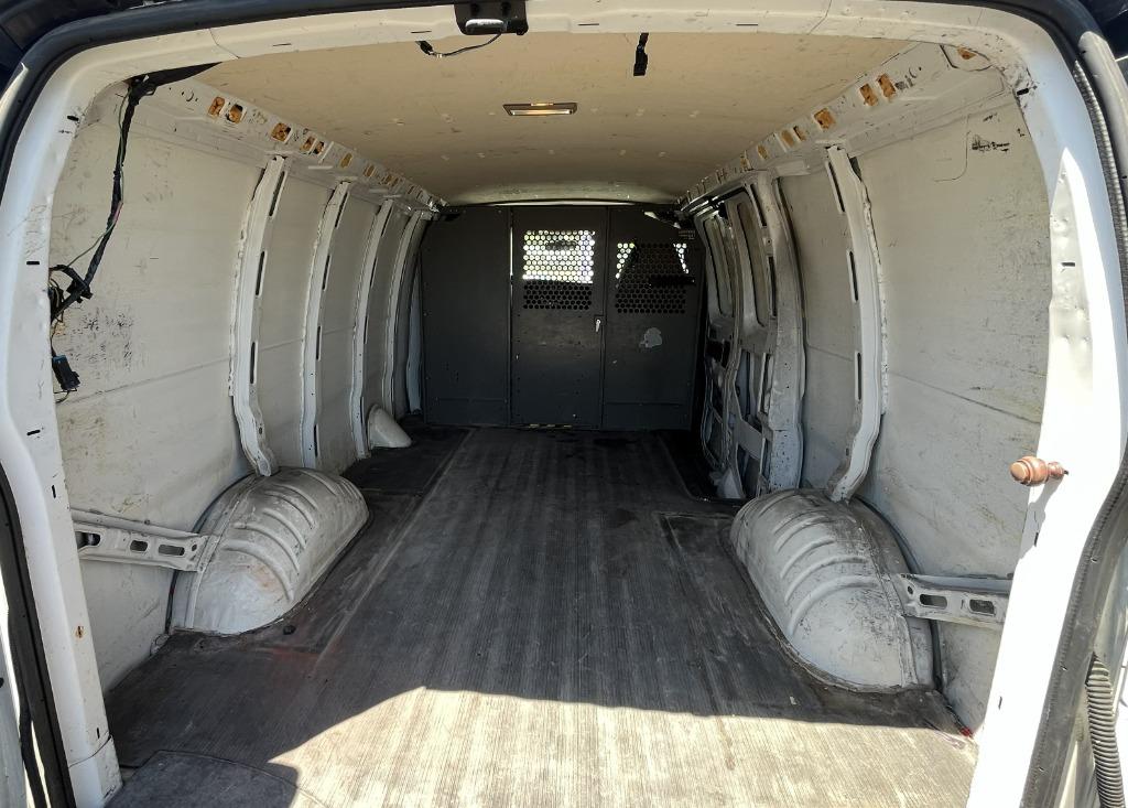 2012 Chevrolet Express Cargo Work Van - Photo 23