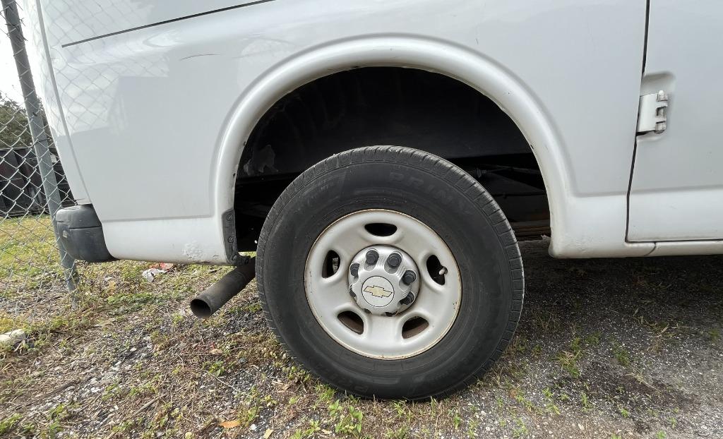 2012 Chevrolet Express Cargo Work Van - Photo 29