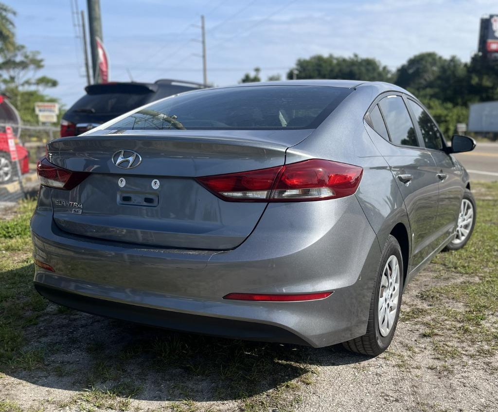 2018 Hyundai Elantra SE - Photo 6