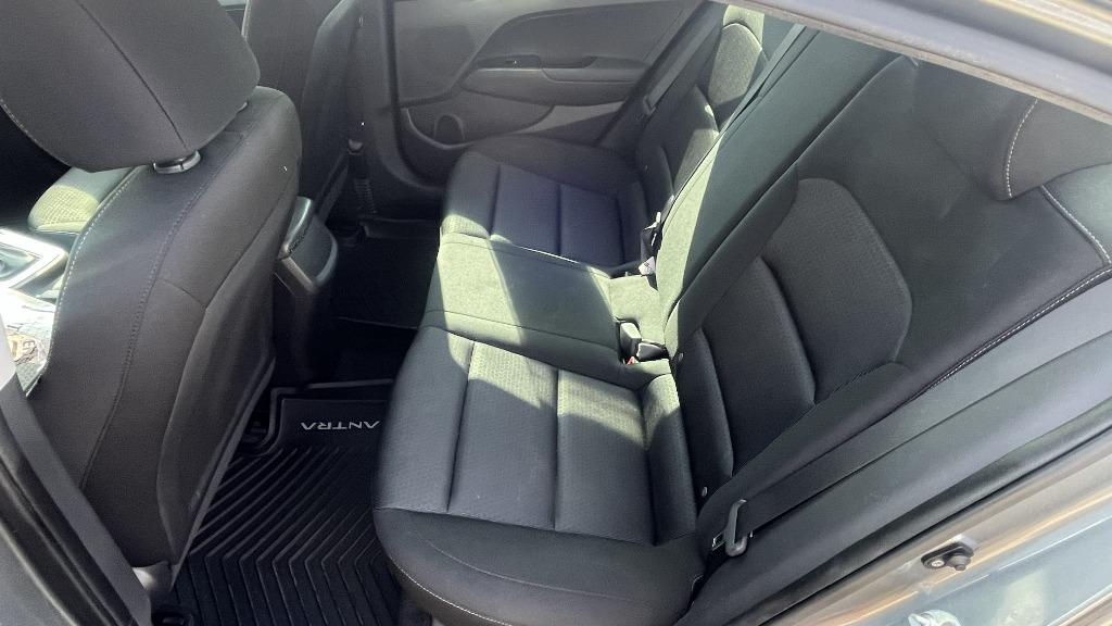 2018 Hyundai Elantra SE - Photo 18